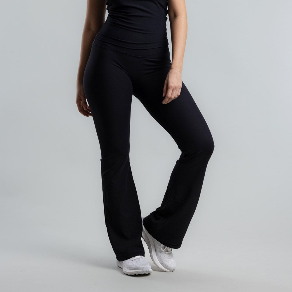 Agile Flared Legging Women's